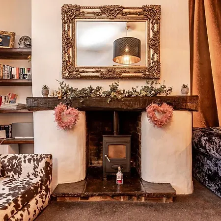 Quadrant Cottage-2