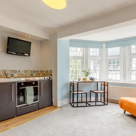 Pendennis Lodge-3