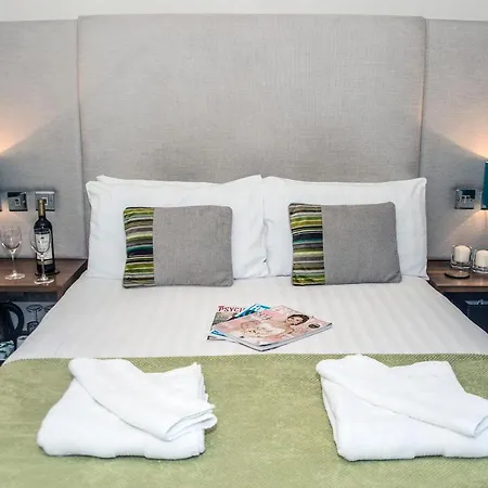 Base Serviced Apartments - City Road-3