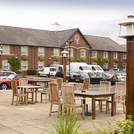 Premier Inn Glasgow Airport-2