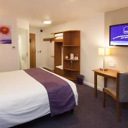 Premier Inn London Stansted Airport-3