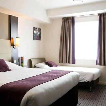 Premier Inn Manchester - Swinton-2