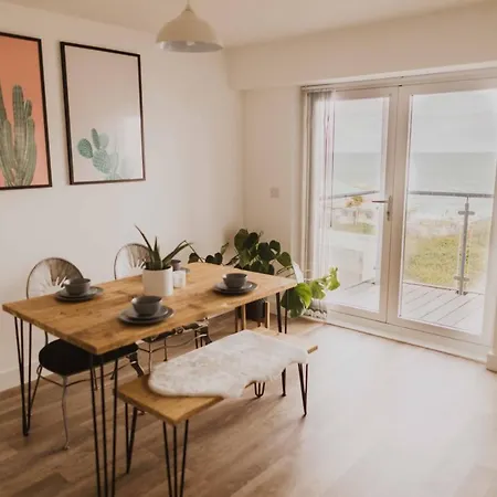 Ocean 1- Sea View Apartment, Fistral Beach Newquay-3