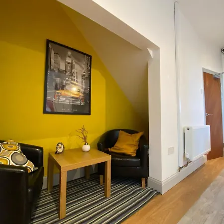 77 Underwood Lane-3