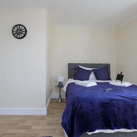 St Mary'S Modern Central Huge Studio Apartments-2
