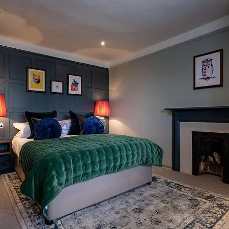 The Bell & Stuart House-3