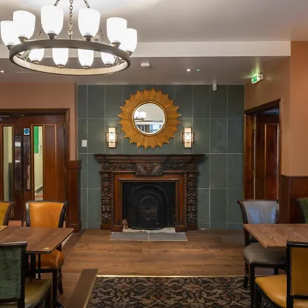 The Kings Head Inn Wetherspoon-3
