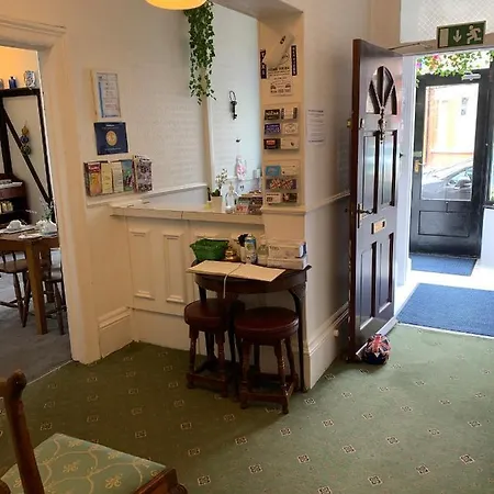 The George Guest House-3