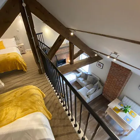 Apartment @ Booth Hall-2