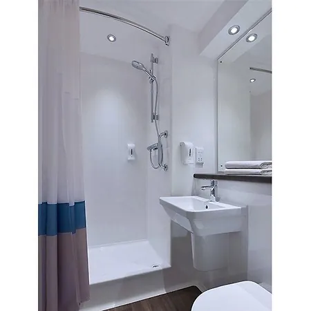Travelodge Plus Edinburgh Park-3