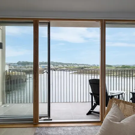 Primero Apartments - Hayle Villas-3