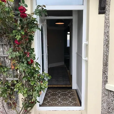 Rose Cottage: Delightful 4 Bedroom Detached Home-3