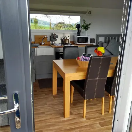 Cleeves Cabins Arran Luxury Lodge With Hot Tub-2
