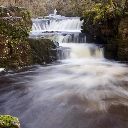 Private Pub-Group Stays Brecon Beacons Alderfalls-3