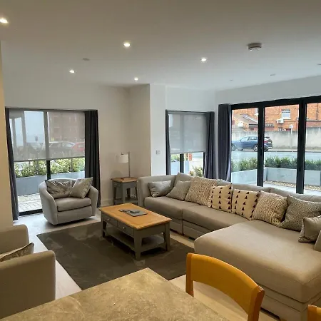 10 Argyle Court-2