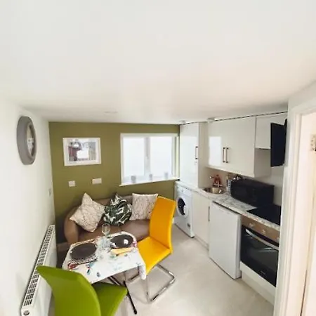 Station 36 Studio Apt-3