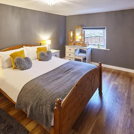 Host & Stay - Abbey Heights-2