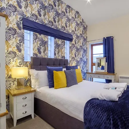City Apartments - Reubens Court-2