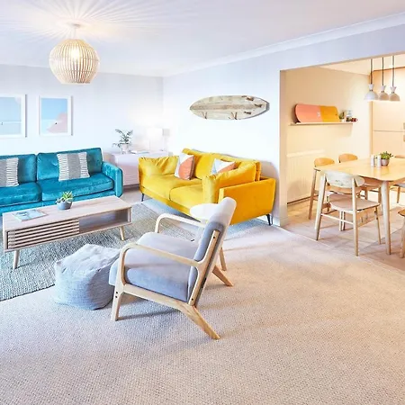 Host & Stay - 'Salty' Seaview-3