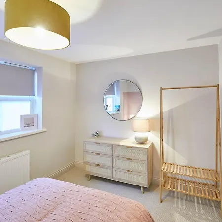 Host & Stay - 'Salty' Seaview-2
