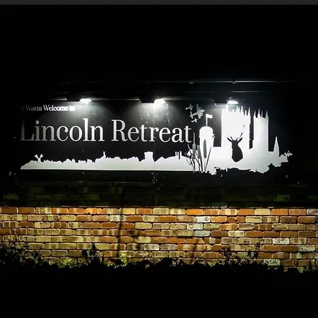 Lincoln Holiday Retreat Lodge With Private Hot Tub-2