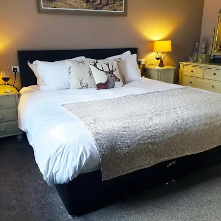 The Clarendon Country Pub With Rooms-2