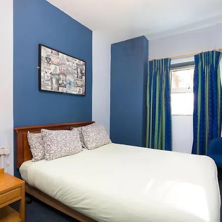 Russell Scott Backpackers - Sheffield-2