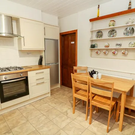 Old Codgers Cottage-2