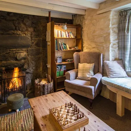 Heart Of Glencoe Holidays-3