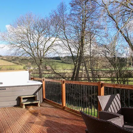 Alder River Lodge Clun Valley Luxury Hot Tub Break-2