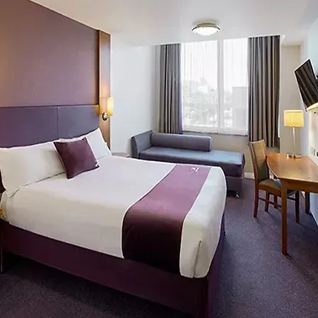 Premier Inn Newmarket-3