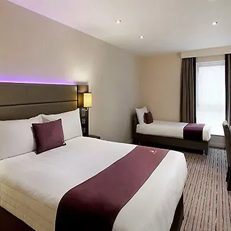 Premier Inn Liverpool North-3