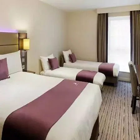 Premier Inn Manchester - Cheadle-3