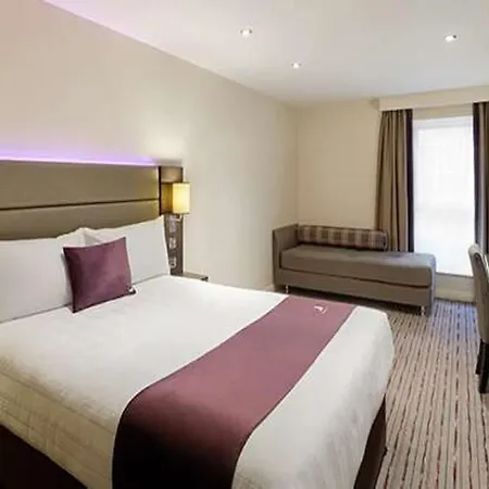 Premier Inn Perth City Centre-3