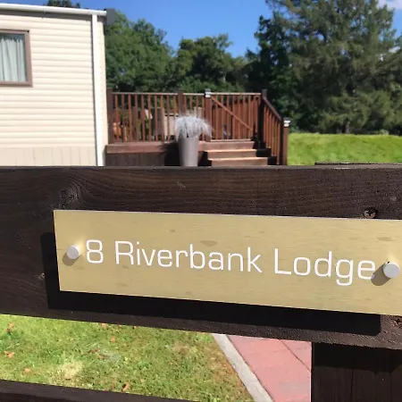 Riverbank Lodge-2
