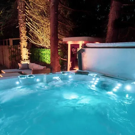 Pink Spa Nest-2