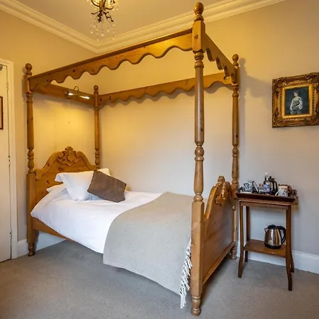 Pendragon Country House-3
