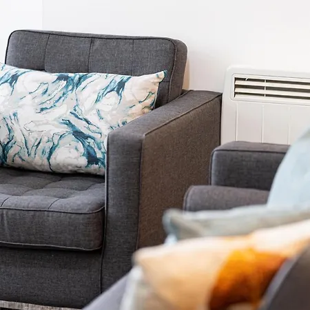 Seven Living Broadway Residences - Birmingham City Centre, Broad Street - Free Parking-3