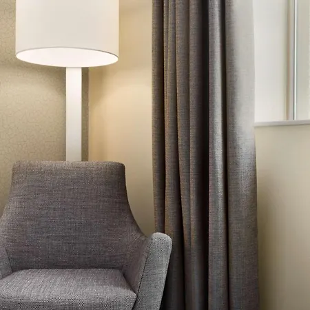 Ramada Hotel & Suites By Wyndham Coventry-2