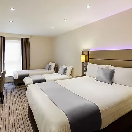 Premier Inn Huddersfield West-2