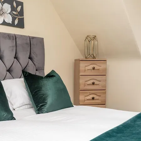 The Green Inn Rooms-3