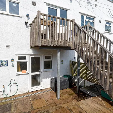 Sea View Apartment In Centre Of Rhosneigr - Pass The Keys-2