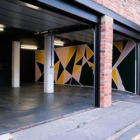 The Eden Warehouse - Gold Apartment, Sleeps 6-2