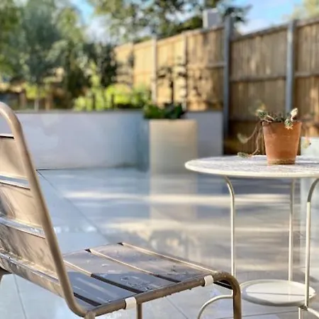 72 Ashley Road-3