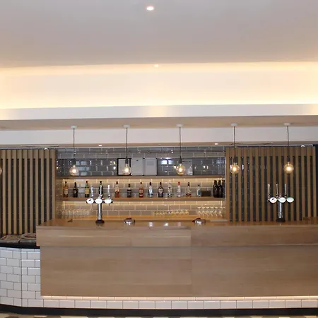 Holiday Inn Express Oxford Kassam Stadium By Ihg-3