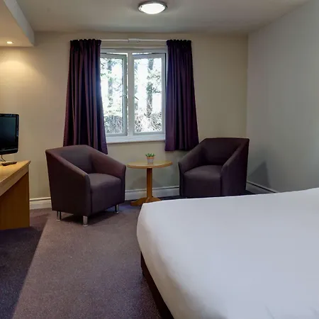 Premier Inn Epsom North-2