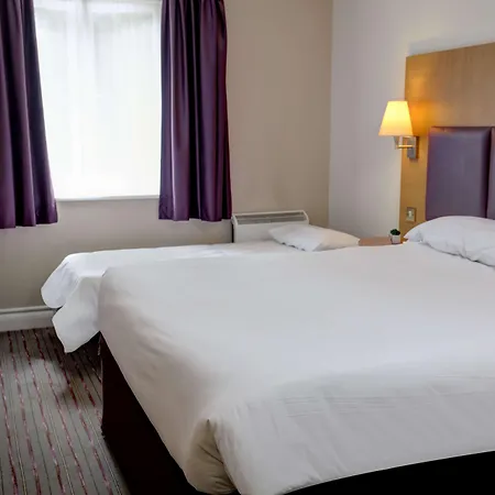 Premier Inn Epsom North-3