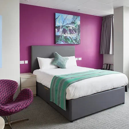 Cardiff Bute Terrace Hotel By Belvilla-3