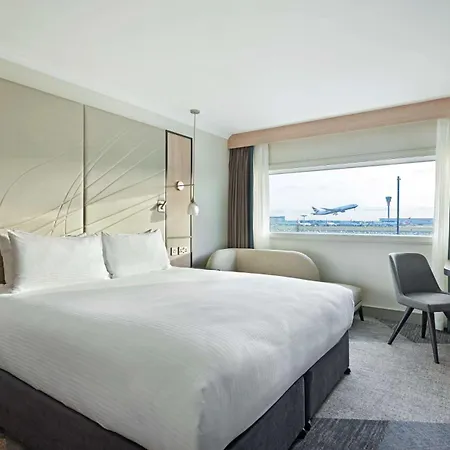 Hyatt Place London Heathrow Airport-3