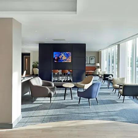 Hyatt Place London Heathrow Airport-2